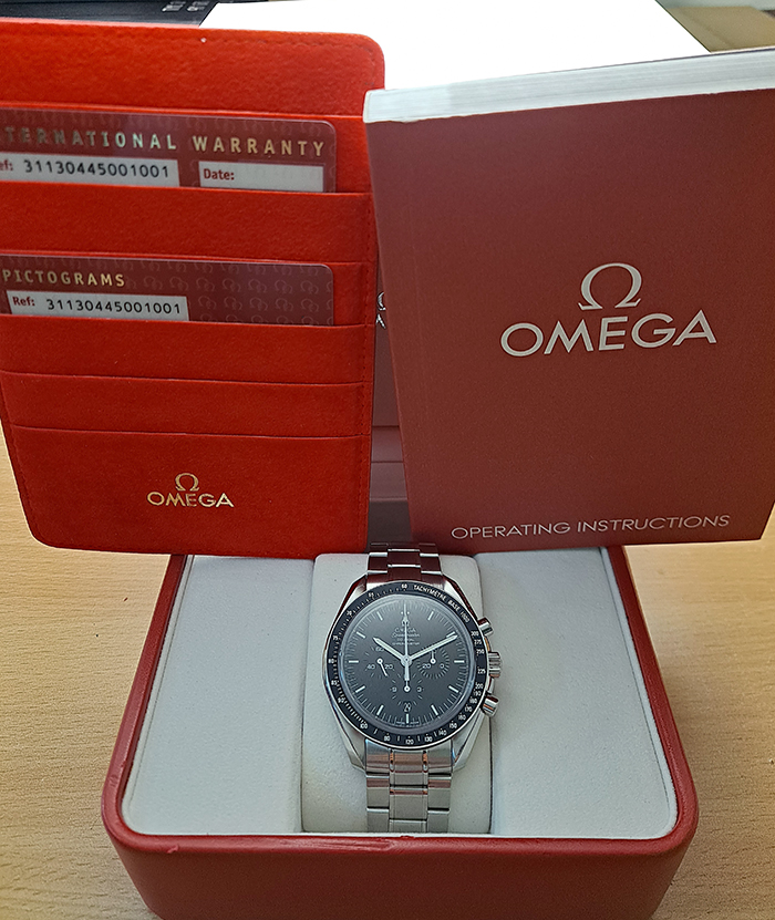 XL Omega Speedmaster Moonwatch Co-Axial Chronograph Enamel Dial Ref. 311.30.44.50.01.001